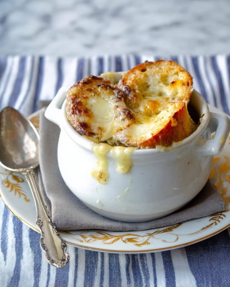 French Onion Soup (Soupe à l’Oignon Gratinée) Recipe