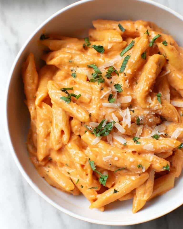 Easy Creamy Tomato Garlic Pasta Recipe