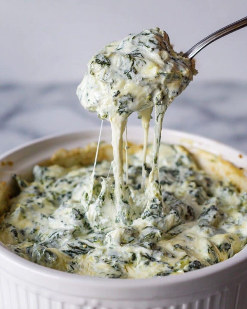 Slow Cooker Cheesy Spinach and Artichoke Dip Recipe