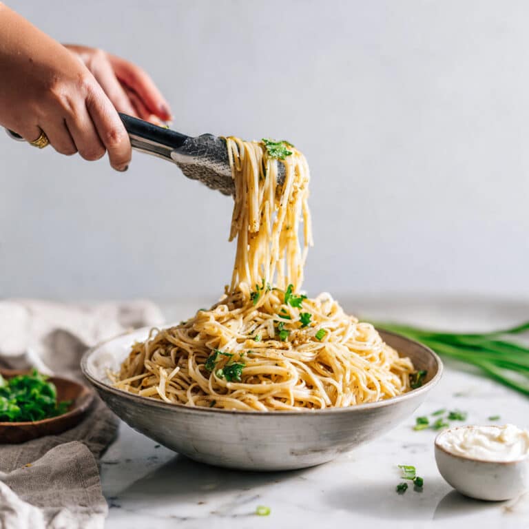Quick & Easy Garlic Noodles Recipe