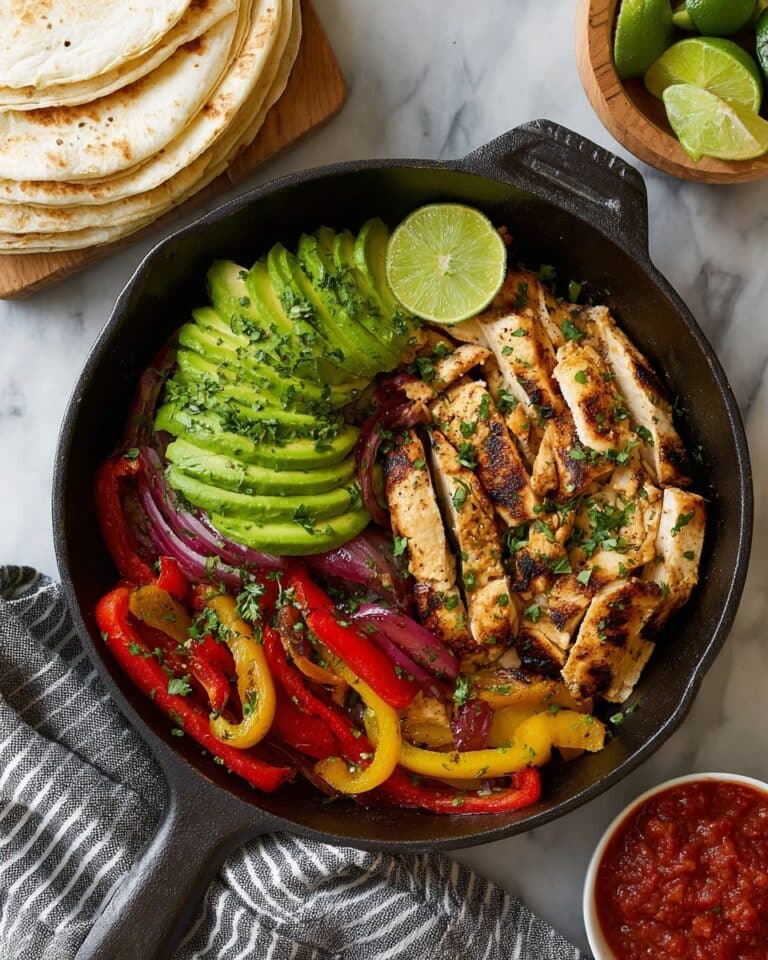 Perfectly Spiced Chicken Fajitas with Fresh Vegetables and Lime Recipe