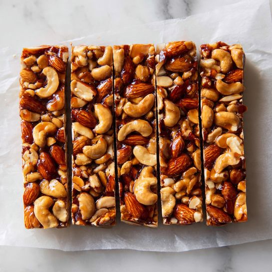 Dark Chocolate Nut Bars with Puffed Rice Recipe