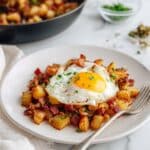 Corned Beef Hash with Fried Eggs and Green Bell Pepper Recipe
