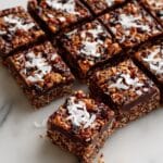 No-Bake Chocolate Fudge Oat Bars Recipe