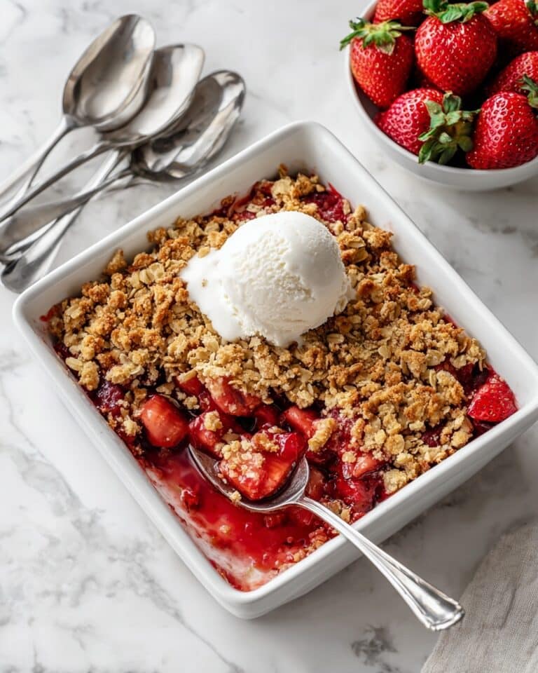 Best Easy Strawberry Crumble Recipe